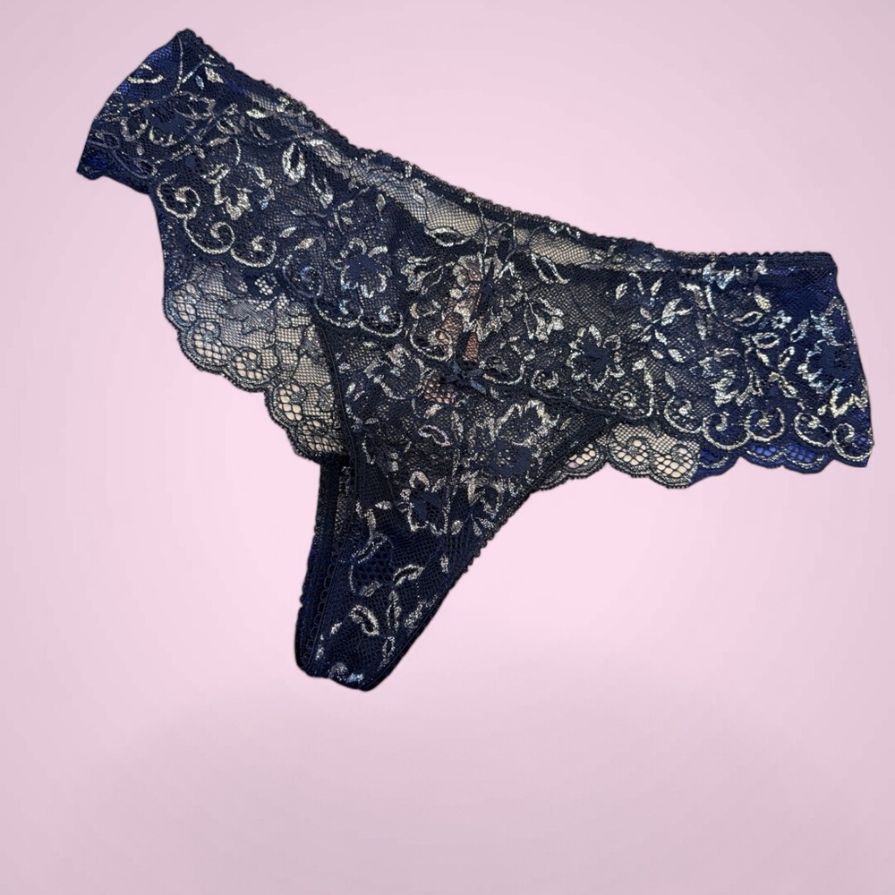 Victoria’s Secret🎀NWT🎀Navy Lace Thong🎀Floral Embroidery🎀XL🎀Flirty & Fun!!